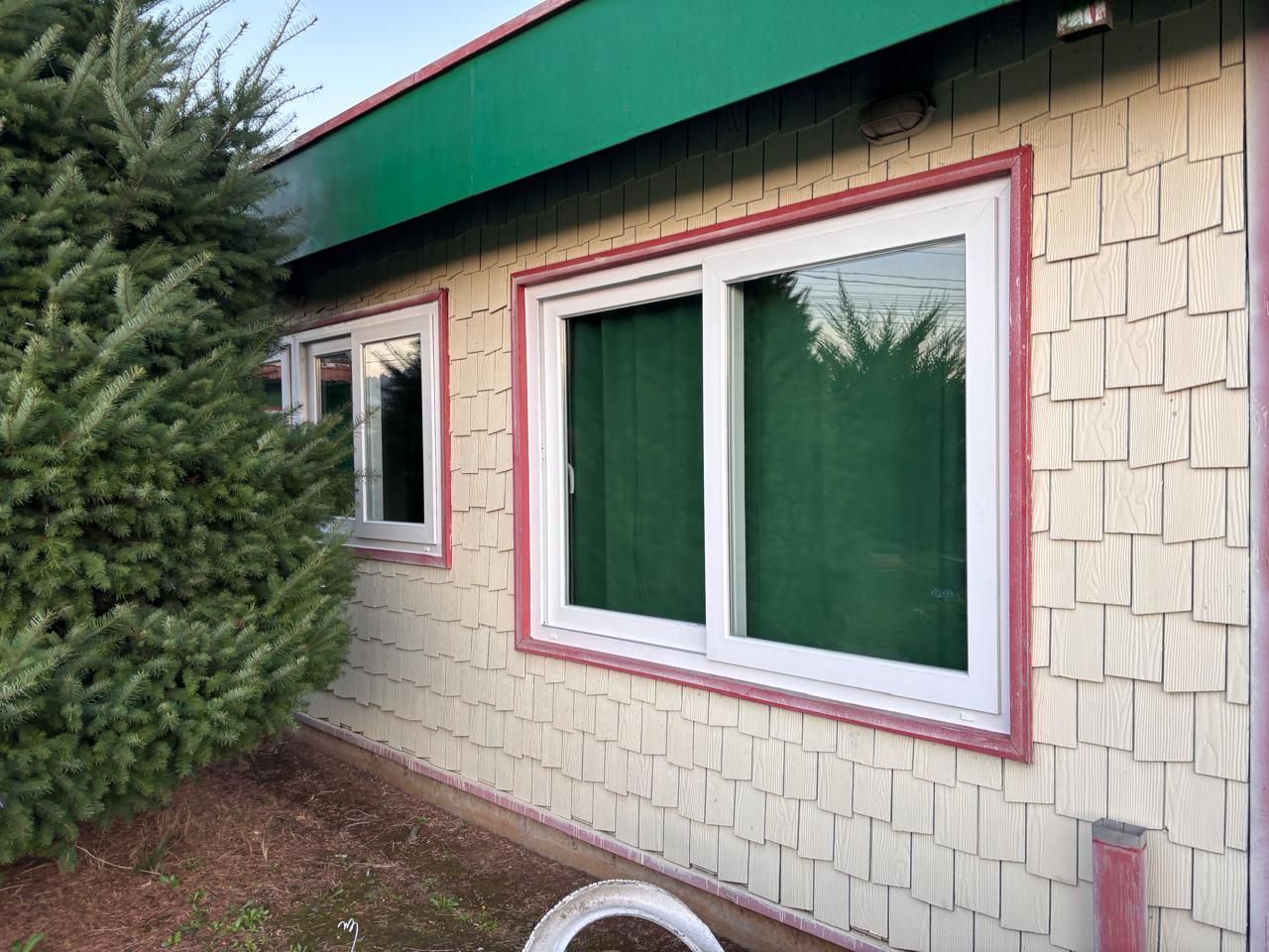 Puerta de PVC de Alta Seguridad y Sellado - Obra #218